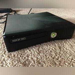 Xbox 360 + wireless controller + 15 games